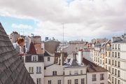 výhled z pařížského bytu