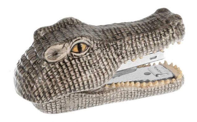 sešívačka ve tvaru krokodýla