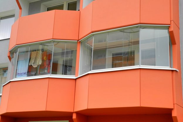 zasklení atypických balkónů