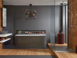 Moderní koupelny: volně stojící vany, designová umyvadla a chytré úspory vody