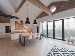 Dům s ocelovou pavlačí