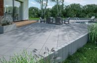 Venkovní dlažba promění zahradu v místo pro odpočinek